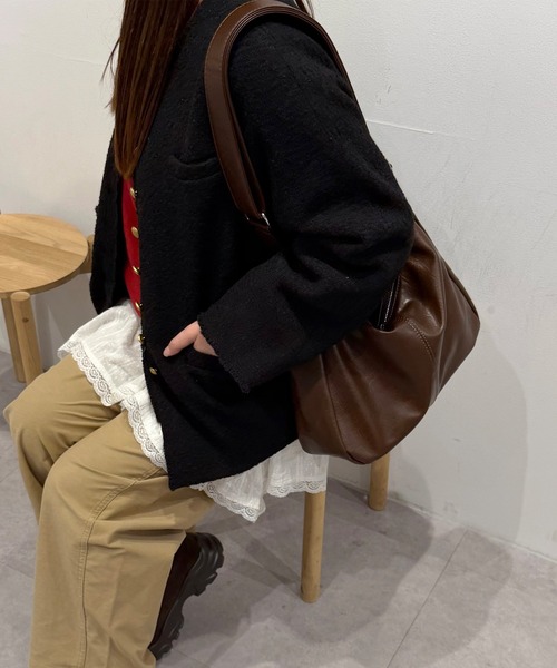 HEILIS(ヘイリス)の「《Chel select》ショルダーバッグクロスバッグ / ショルダーバッグ ボディバッグ A4 ペットボトル収納 ワンハンドル 通勤 通学 オフィスカジュアル 韓国 ノームコア シンプル ブラウン ブラック 茶 黒 無地 合皮 フェイクレザー(ショルダーバッグ・レディース・ブラウン/ブラック・FREE)」の6枚目の写真