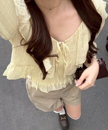 continuer de NICE CLAUP（コンティニューデナイスクラップ）の「ラッフルブラウス&シャーリングキャミ（シャツ/ブラウス）」