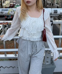 continuer de NICE CLAUP（コンティニューデナイスクラップ）の「ラッフルブラウス&シャーリングキャミ（シャツ/ブラウス）」