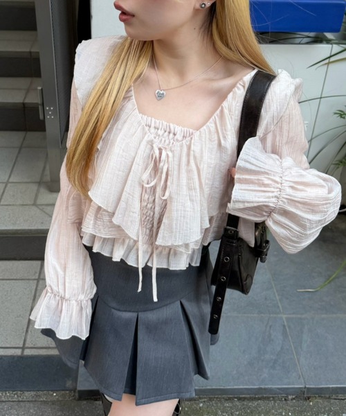 continuer de NICE CLAUP(コンティニューデナイスクラップ)の「ラッフルブラウス&シャーリングキャミ(シャツ/ブラウス・レディース・ピンク/ブラック/ブルー系その他/アイボリー/イエロー/ドット・FREE)」の5枚目の写真