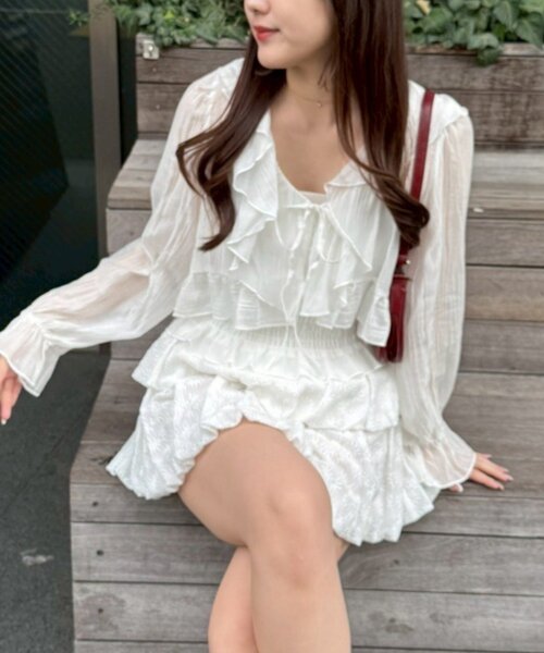continuer de NICE CLAUP(コンティニューデナイスクラップ)の「ラッフルブラウス&シャーリングキャミ(シャツ/ブラウス・レディース・ピンク/ブラック/ブルー系その他/アイボリー/イエロー/ドット・FREE)」の7枚目の写真