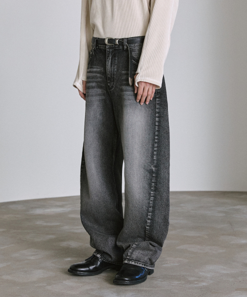 P.IN.O(ピインオ)の「カーブドブラシデニム - ブラック(デニムパンツ・メンズ・その他・SMALL/MEDIUM/LARGE/X-LARGE)」の1枚目の写真