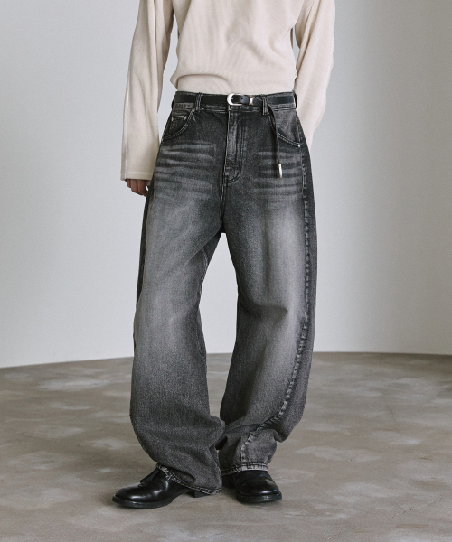 P.IN.O(ピインオ)の「カーブドブラシデニム - ブラック(デニムパンツ・メンズ・その他・SMALL/MEDIUM/LARGE/X-LARGE)」の2枚目の写真