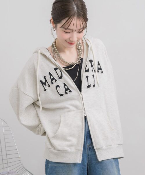 RETRO GIRL（レトロガール）の「フロントロゴパッチパーカー（パーカー・レディース・ホワイト系その他/ブルー・FREE）」の2枚目の写真