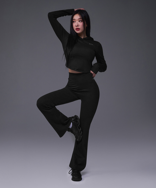 BORN TO WIN（ボーントゥウィン）の「W B-SOFT EASY HOODIE [BLACK]（パーカー・レディース・その他・1/2/3）」の3枚目の写真