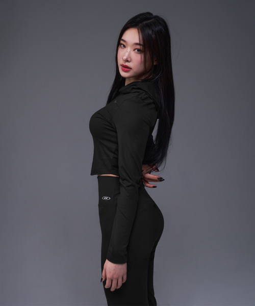 BORN TO WIN（ボーントゥウィン）の「W B-SOFT EASY HOODIE [BLACK]（パーカー・レディース・その他・1/2/3）」の4枚目の写真