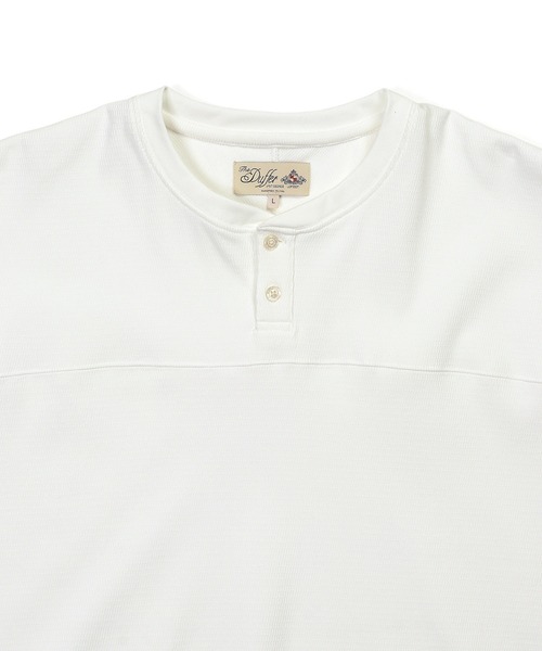 The DUFFER of ST.GEORGE(ザダファーオブセントジョージ)の「【WEB限定アイテム】「AIR FLEX」HONEYCOMB HENLEY FOOTBALL TEE:高収縮機能素材「エアフレックス」ハニカム ヘンリーネック フットボール ロンT(Tシャツ/カットソー・メンズ・ブラック/ホワイト・SMALL/MEDIUM/LARGE/X-LARGE)」の11枚目の写真
