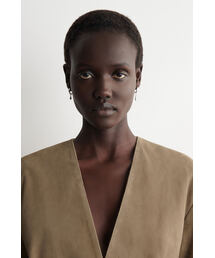 COS（コス）の「ミスマッチドロップフープイヤリング（ピアス（両耳用））」