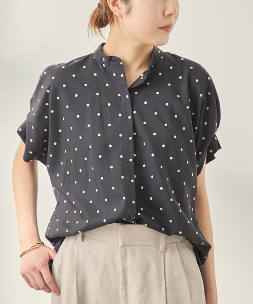 journal standard L'essage(ジャーナルスタンダードレサージュ)の「DEVEAUX/ドットタックスリーブシャツ(シャツ/ブラウス・レディース・ブラック系その他/グリーン系その他/レッド・FREE)」の10枚目の写真