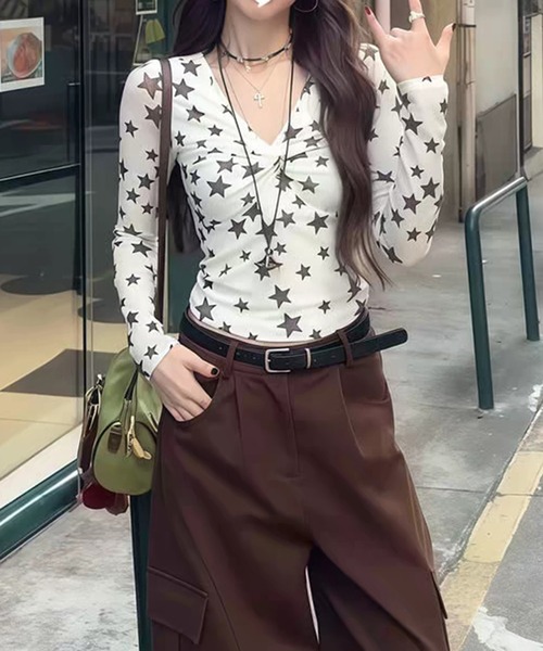 AsheKsha（アシクシャ）の「五角星のツイスト柄Vネック長袖Tシャツ（Tシャツ/カットソー・レディース・ホワイト・M）」の22枚目の写真