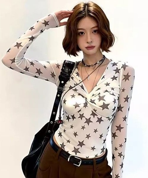AsheKsha（アシクシャ）の「五角星のツイスト柄Vネック長袖Tシャツ（Tシャツ/カットソー・レディース・ホワイト・M）」の16枚目の写真