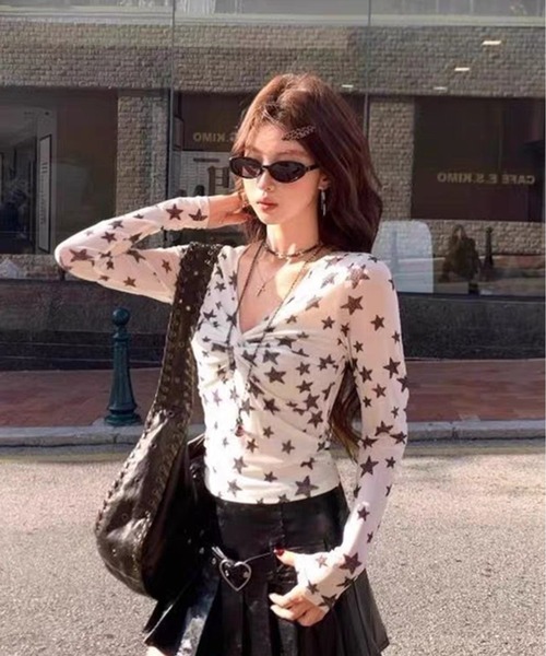 AsheKsha（アシクシャ）の「五角星のツイスト柄Vネック長袖Tシャツ（Tシャツ/カットソー・レディース・ホワイト・M）」の17枚目の写真
