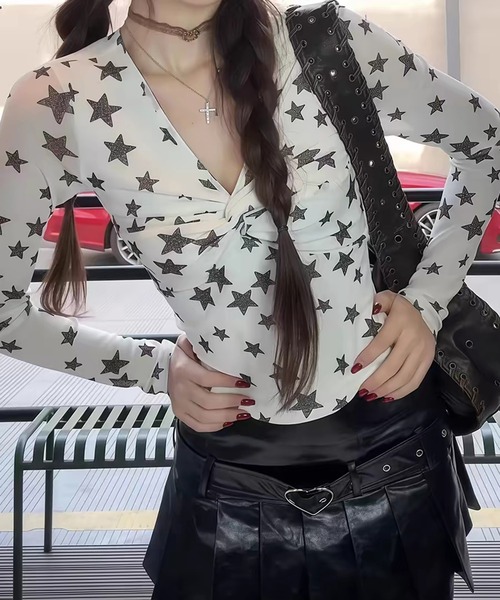 AsheKsha（アシクシャ）の「五角星のツイスト柄Vネック長袖Tシャツ（Tシャツ/カットソー・レディース・ホワイト・M）」の20枚目の写真
