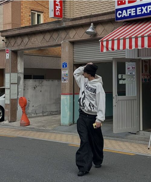 GILAARCHIVE(ギラアーカイブ)の「TWICE GIRL OVER SIZE HOODED_WHITE(パーカー・レディース・その他・MEDIUM/LARGE)」の9枚目の写真