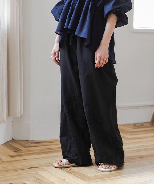 URBAN RESEARCH DOORS(アーバンリサーチドアーズ)の「エンブロイダリーレースイージーパンツ(その他パンツ・レディース・ブラック/オフホワイト・FREE)」の21枚目の写真