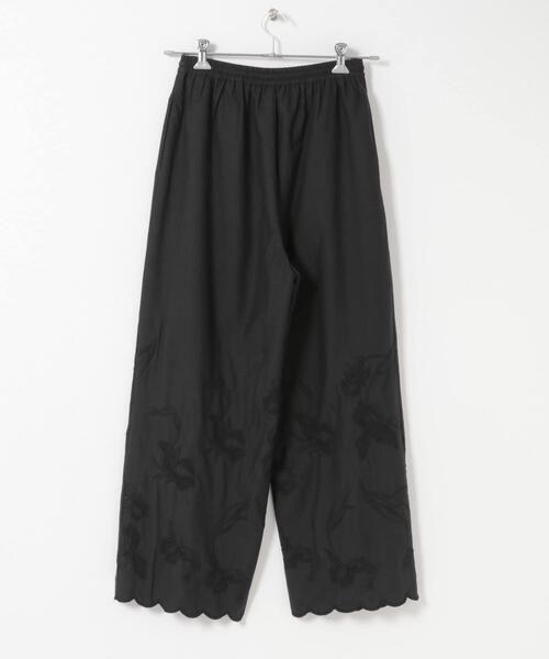 URBAN RESEARCH DOORS(アーバンリサーチドアーズ)の「エンブロイダリーレースイージーパンツ(その他パンツ・レディース・ブラック/オフホワイト・FREE)」の8枚目の写真