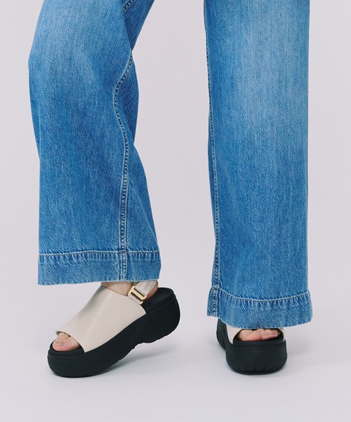SHAKA(シャカ)の「SHAKA 厚底サンダル VACAY EVOL CHUNKY(サンダル・レディース・ブラウン/ブラック/キナリ・23/22/25/24)」の2枚目の写真