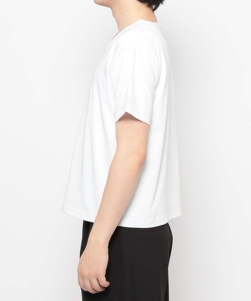 LURAKU（ルラク）の「【LURAKU】Loose Neck Cropped Tee / ルーズネッククロップドTシャツ（Tシャツ/カットソー・メンズ・ブラック/オフホワイト・S/M/L）」の20枚目の写真