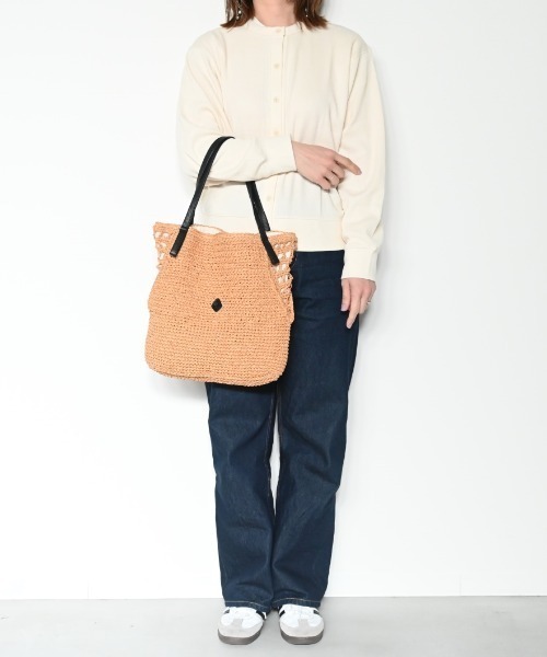 CLEDRAN(クレドラン)の「【ペーパー × 羊革】CL3958 HAND&WORK PAPER SIDE PATTERN TOTE(かごバッグ・レディース・ブラック/ダークベージュ・FREE)」の12枚目の写真