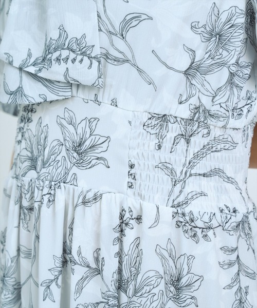 AND COUTURE(アンドクチュール)の「ラインフラワーハーフスリーブワンピース(ワンピース・レディース・ブラック系その他/ホワイト系その他/ブルー系その他・FREE)」の18枚目の写真