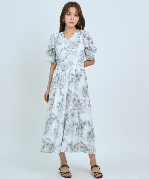 AND COUTURE(アンドクチュール)の「ラインフラワーハーフスリーブワンピース(ワンピース・レディース・ブラック系その他/ホワイト系その他/ブルー系その他・FREE)」の21枚目の写真
