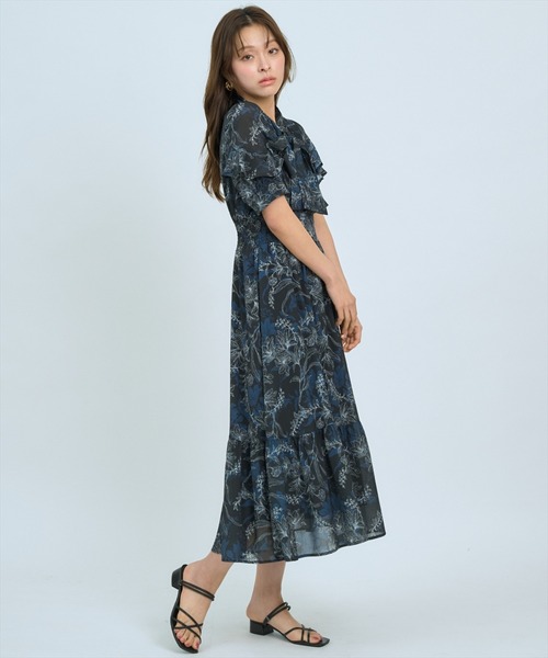 AND COUTURE(アンドクチュール)の「ラインフラワーハーフスリーブワンピース(ワンピース・レディース・ブラック系その他/ホワイト系その他/ブルー系その他・FREE)」の14枚目の写真