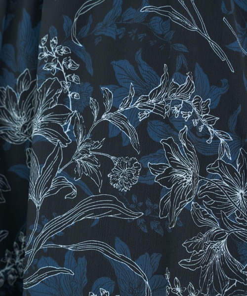 AND COUTURE(アンドクチュール)の「ラインフラワーハーフスリーブワンピース(ワンピース・レディース・ブラック系その他/ホワイト系その他/ブルー系その他・FREE)」の16枚目の写真
