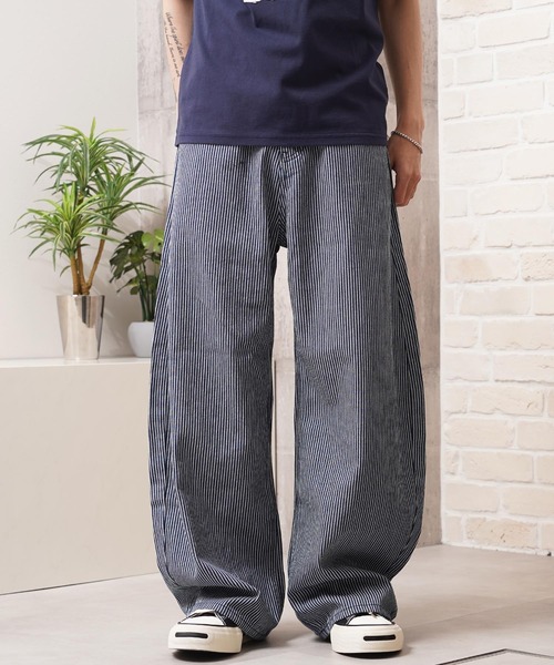 1111clothing(ワンフォークロージング)の「リップデニム&ヒッコリー バレルレッグパンツ / Rip Denim & Hickory Barrel-Leg Pants(デニムパンツ・メンズ・ワンウォッシュ/ネイビー・L/M/S)」の6枚目の写真