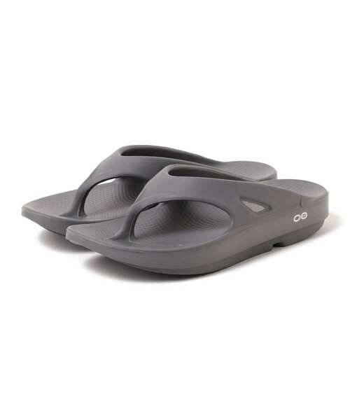 BEAMS HEART（ビームスハート）の「OOFOS / Ooriginal Sandals（26～28cm）（サンダル・メンズ・ブラック/チャコールグレー・28.0cm/27.0cm/26.0cm）」の3枚目の写真