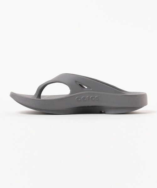 BEAMS HEART（ビームスハート）の「OOFOS / Ooriginal Sandals（26～28cm）（サンダル・メンズ・ブラック/チャコールグレー・28.0cm/27.0cm/26.0cm）」の5枚目の写真