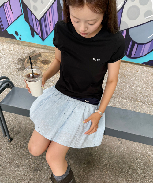 SINOON（シヌーン）の「Eyelet Mix Flare Skirt (Blue)（スカート・レディース・ブルー・MEDIUM/SMALL）」の6枚目の写真