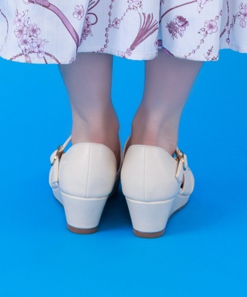 axes femme(アクシーズファム)の「カットワークアシメサンダル(サンダル・レディース・キナリ/ブラック・MEDIUM/LARGE)」の4枚目の写真