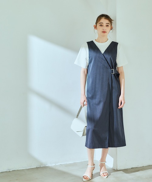 12Twelve Agenda(トゥエルブ アジェンダ)の「サイドベルトピンストライプ柄ジャンスカ(ジャンパースカート・レディース・ネイビー/ライトグレー・M)」の10枚目の写真