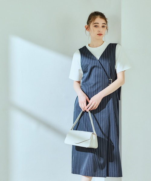 12Twelve Agenda(トゥエルブ アジェンダ)の「サイドベルトピンストライプ柄ジャンスカ(ジャンパースカート・レディース・ネイビー/ライトグレー・M)」の11枚目の写真