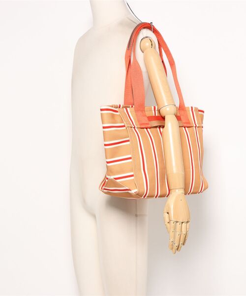 COLE HAAN（コールハーン）の「ヨーク ビーチ キャンバス トート womens（トートバッグ・レディース・オレンジ・OSFA）」の8枚目の写真