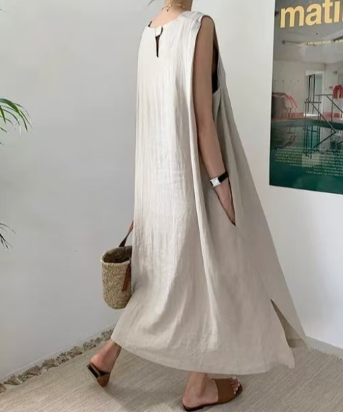 AMAJI（アマジ）の「コットンリネン ノースリーブ ロング丈 ワンピース（ワンピース・レディース・ベージュ/カーキ・SMALL/MEDIUM/LARGE/X-LARGE）」の4枚目の写真