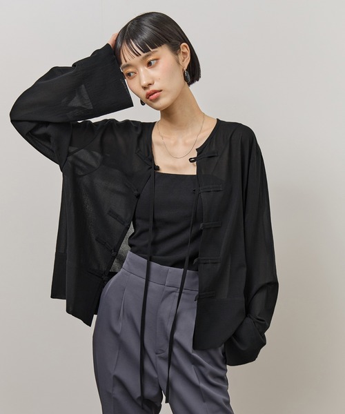 ADAM ET ROPE'（アダムエロペ）の「ガスボイルチャイナディティールシャツ（シャツ/ブラウス・レディース・ブラック/ホワイト・FREE）」の18枚目の写真
