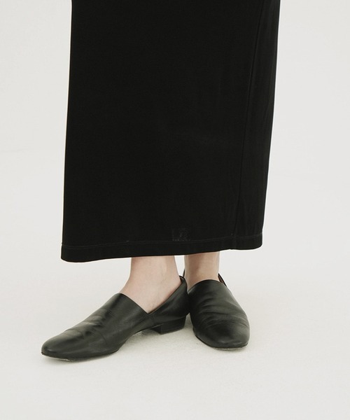 CLANE(クラネ)の「SIDE CUT STACKED FLAT SHOES(パンプス・レディース・アイボリー/ブラック・36/37/38)」の1枚目の写真