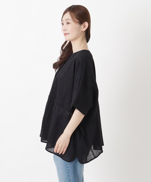 one'sterrace(ワンズテラス)の「総刺繍 パネル切替シャツ(シャツ/ブラウス・レディース・アイボリー系8/ブラック系8・02)」の4枚目の写真