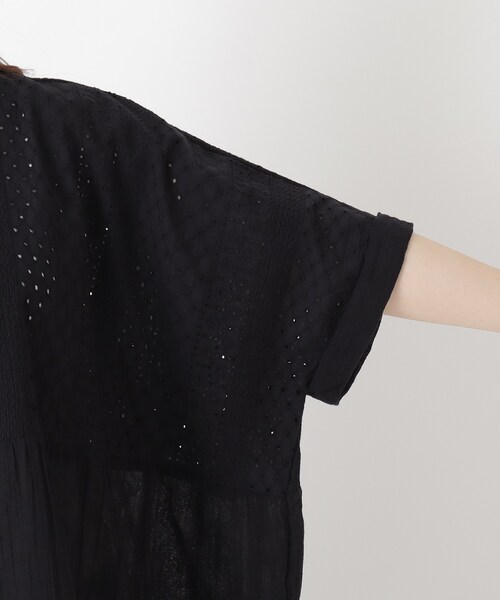one'sterrace(ワンズテラス)の「総刺繍 パネル切替シャツ(シャツ/ブラウス・レディース・アイボリー系8/ブラック系8・02)」の7枚目の写真