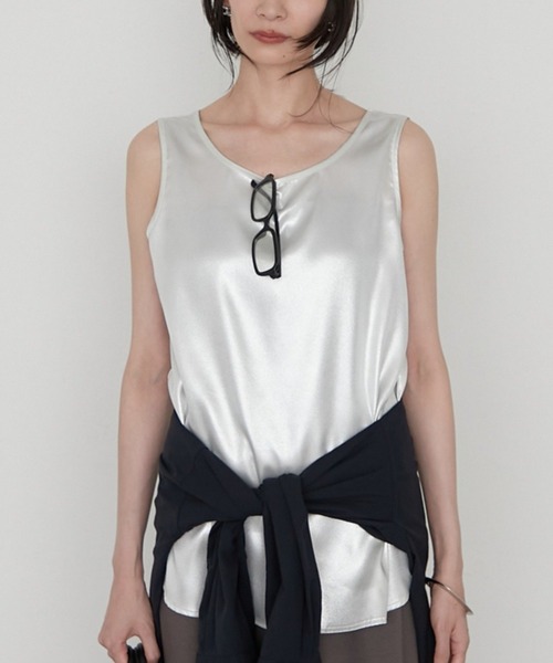 LOUNGEDRESS(ラウンジドレス)の「【earthy_/アーシー】シャイニータンク(タンクトップ・レディース・シルバー/ゴールド・FREE)」の2枚目の写真