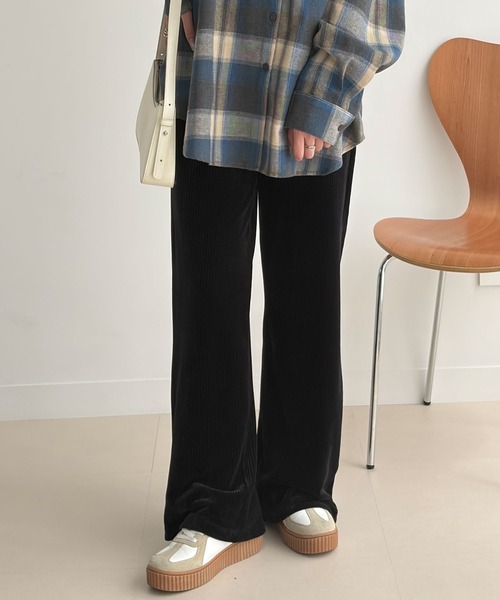 GeeRA(ジーラ)の「ベロア風裏起毛セミフレアパンツ(その他パンツ・レディース・チャコール/アイボリー/ブラック・SMALL/X-LARGE/LARGE/MEDIUM)」の13枚目の写真