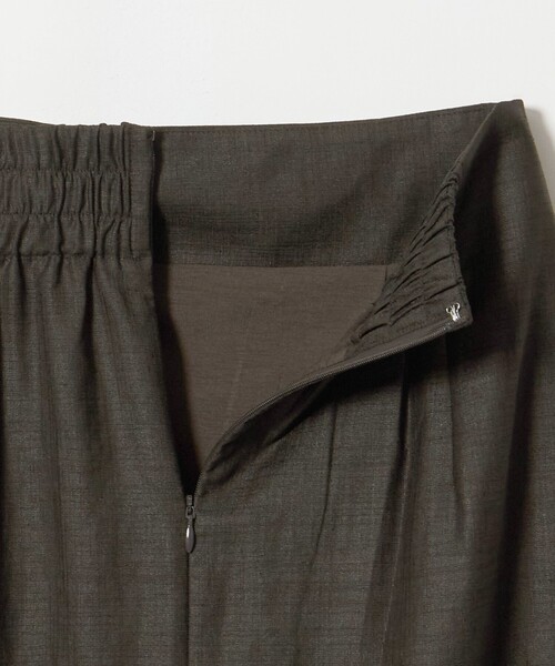 green label relaxing（グリーンレーベルリラクシング）の「［size SHORTあり］トリアセ スリット タイト スカート UVカット 通気性（スカート・レディース・ダークグレー/モカ・SHORT/38/36/40）」の20枚目の写真
