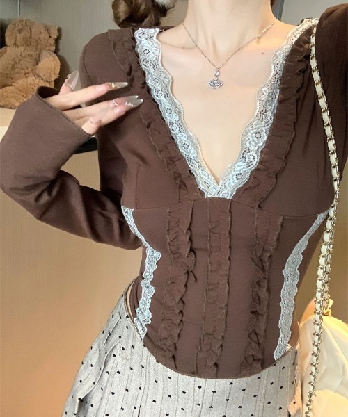 SHEPP（シープ）の「【26年秋冬新作】Vネックレース切替 フリルコルセット風クロップドカットソー（Tシャツ/カットソー・レディース・ブラウン・L/M）」の2枚目の写真