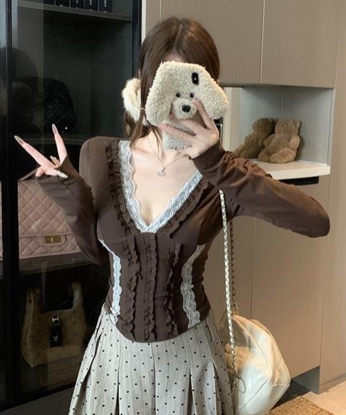 SHEPP（シープ）の「【26年秋冬新作】Vネックレース切替 フリルコルセット風クロップドカットソー（Tシャツ/カットソー・レディース・ブラウン・L/M）」の7枚目の写真