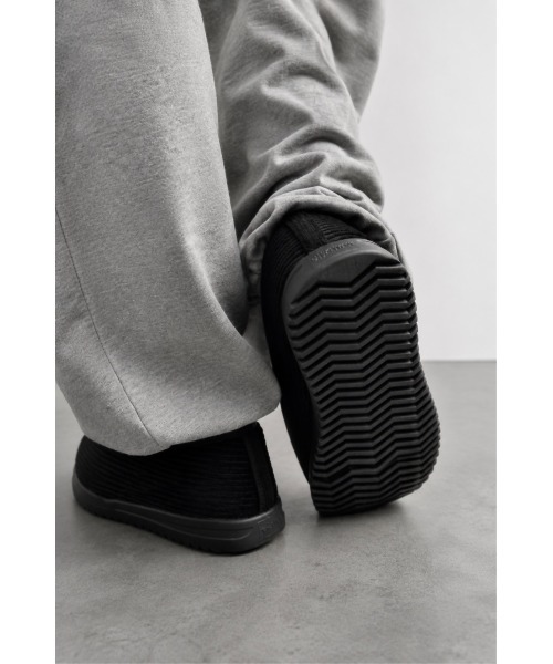 SHAKA WeAR(シャカウェア)の「【SHAKA WeAR/シャカウェア】コーデュロイ インクレディブルハウスシューズ Incredible House Shoe(スリッポン・メンズ・ブラック・8/9/10)」の6枚目の写真