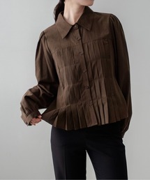 【on:nue】 フロントタックショートブラウス /26-27 AW COLLECTION