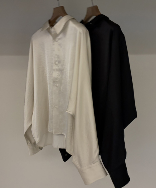 plage（プラージュ）の「《新宿店・WEB限定》Eclat satin dolman シャツ（シャツ/ブラウス・レディース・アイボリー/ブラック・FREE）」の3枚目の写真