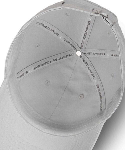 JORDAN BRAND（ジョーダンブランド）の「ジョーダン クラブ アンストラクチャード カーブドビル キャップ / Jordan Club Unstructured Curved-Bill Hat HQ1963-077 Light Smoke Grey（キャップ・メンズ・スモークグレー・S/M）」の6枚目の写真