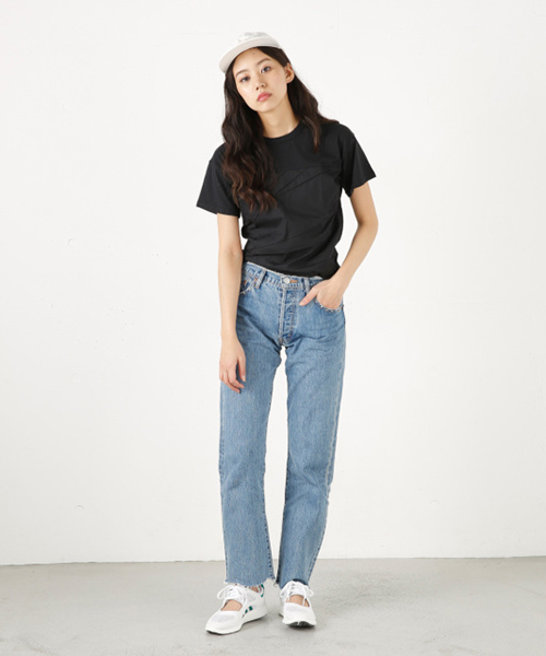 MOUSSY(マウジー)の「STUDDED STRAIGHT(デニムパンツ)」 - WEAR